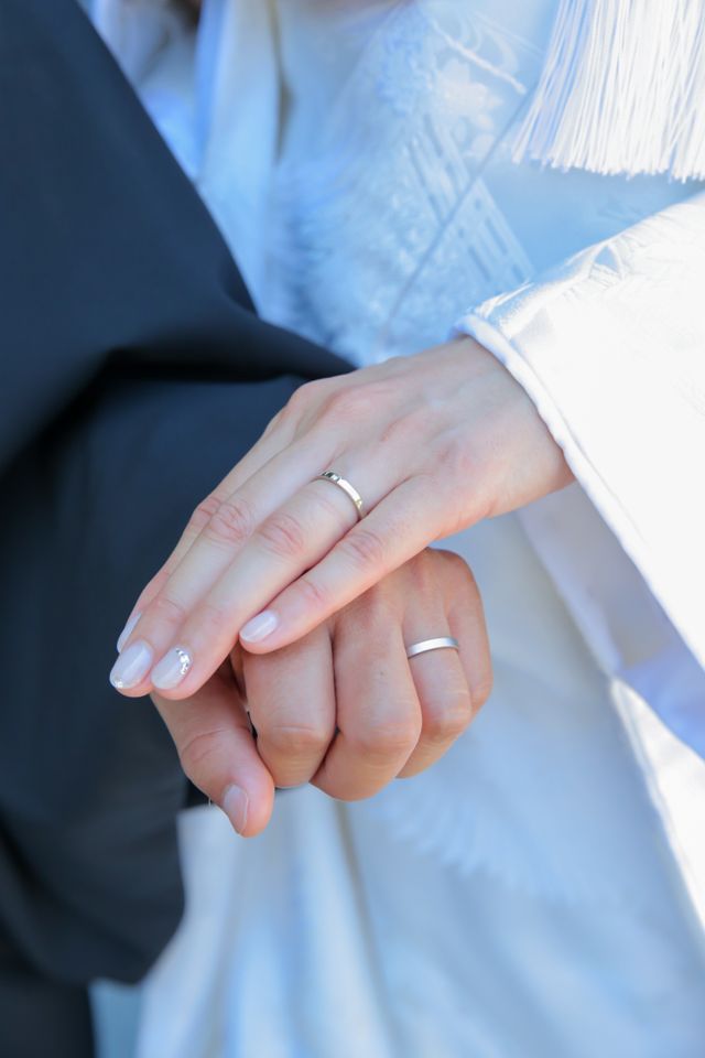 挙式後屋外にてペアリング