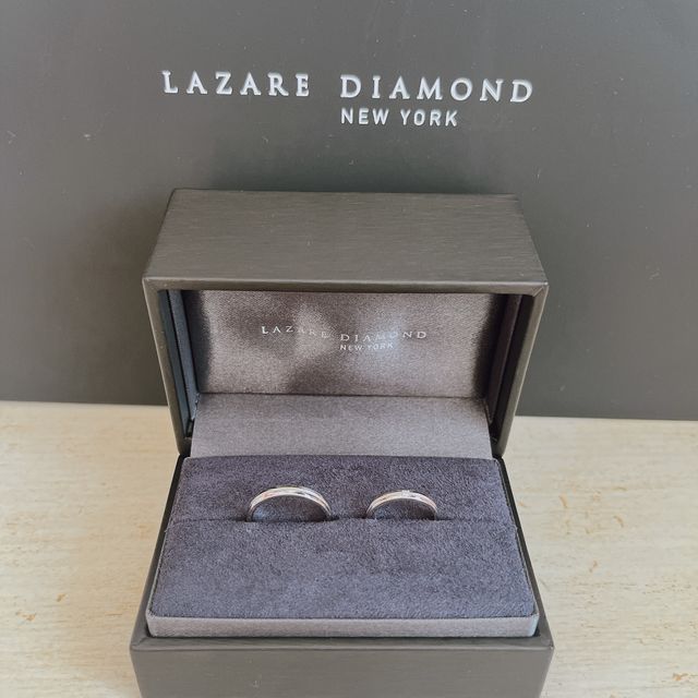 同じデザインの結婚指輪を購入しました。