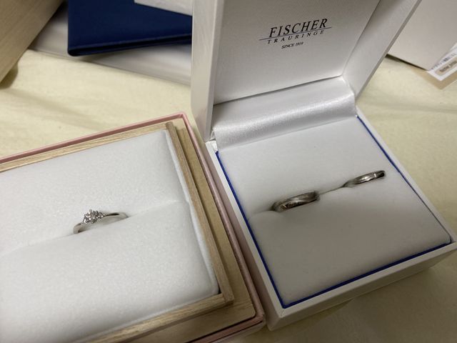 婚約指輪と結婚指輪です。
