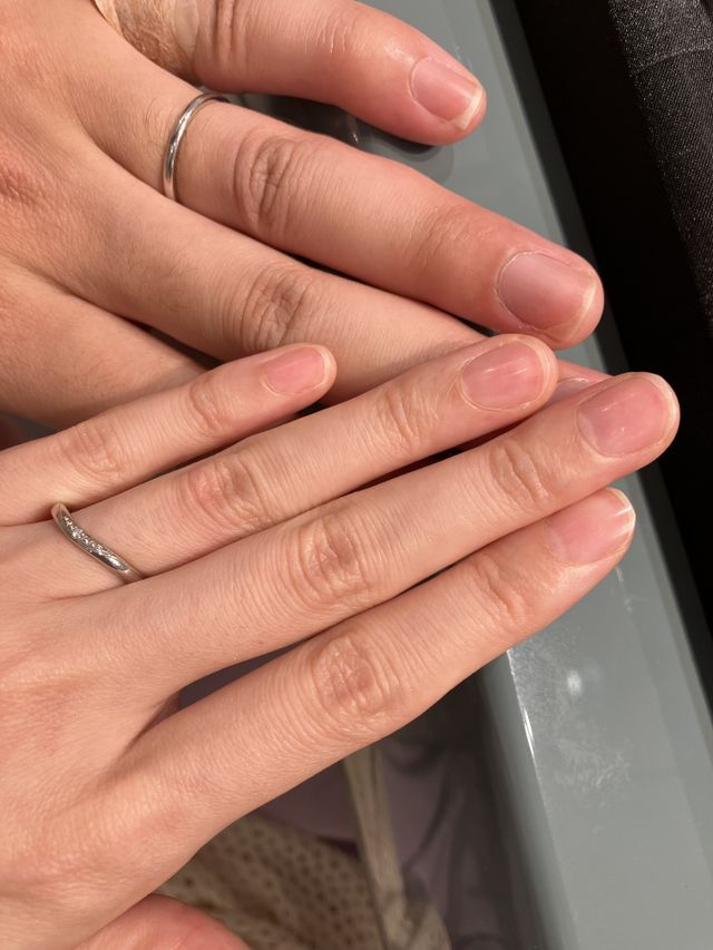 シルバーのシンプルな指輪
細身タイプ
ウェーヴ型