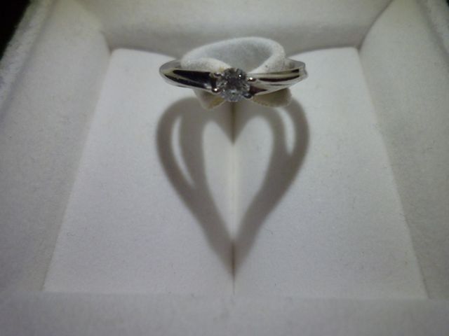 ケースに入れるとハートの影ができる仕組み