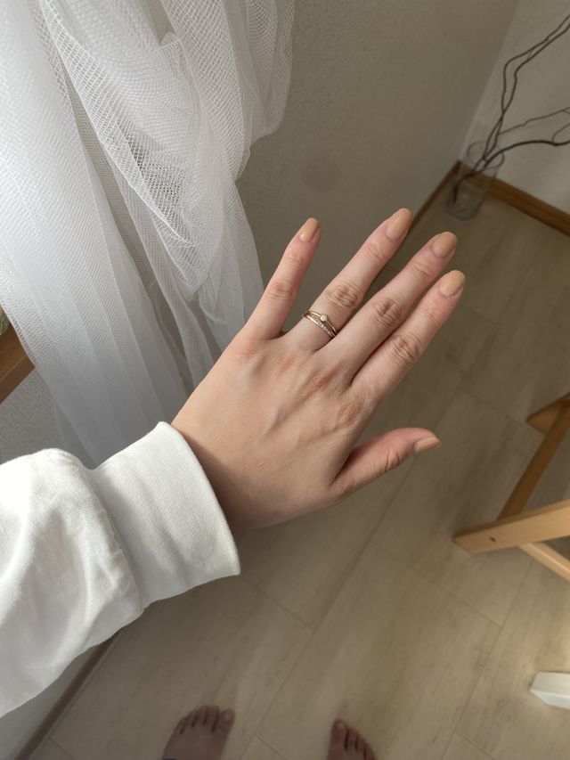 ウェーブとダイヤのキラキラが普段使いにとても良い