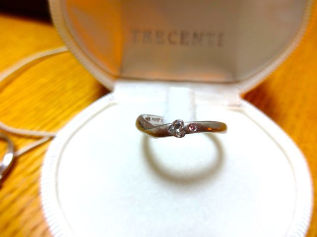 結婚指輪　ハートのダイヤ