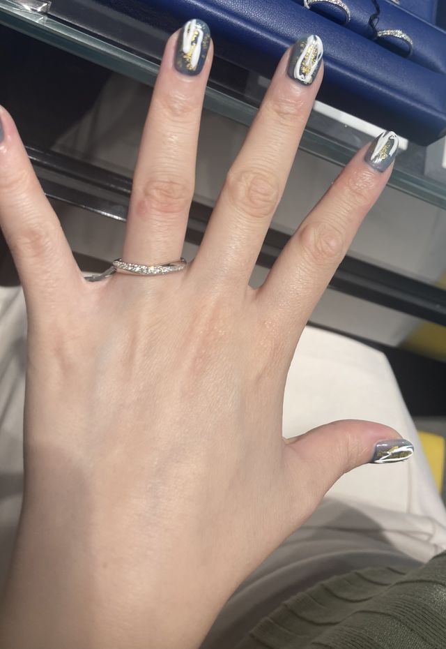 商品名　392LAmarryI
ダイヤがねじれたデザイン