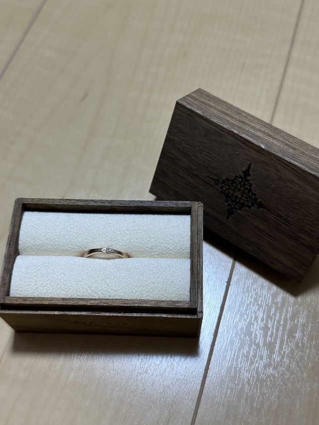 シンプルなデザインで形や太さが程よいです。