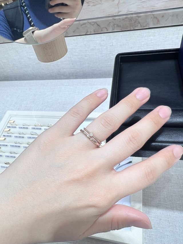 シエナロゼのカジュアルリングと合わせて