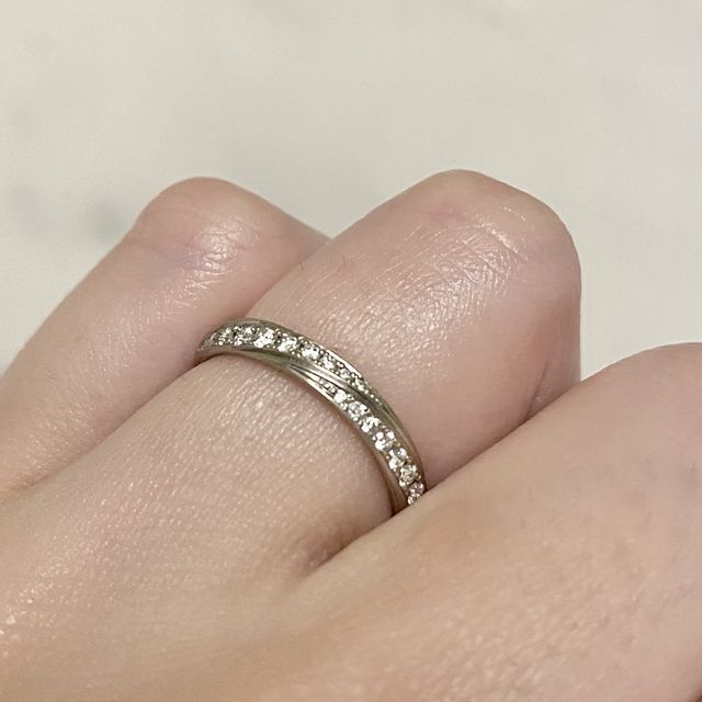 左手薬指に着用