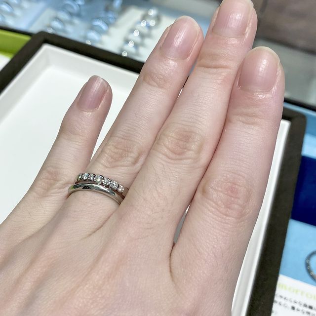 元々所持している別ブランドの指輪と重ね付け