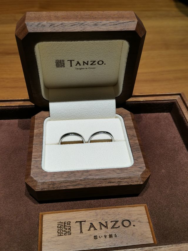 可愛らしく特別感を感じられるケースに入ってました。