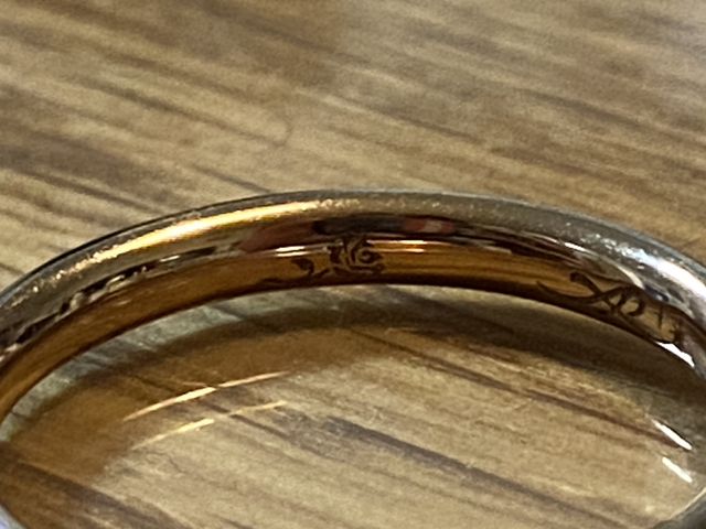 美女と野獣コラボのバラの刻印