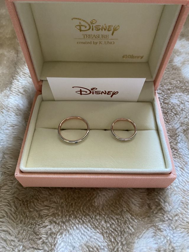 内側はローズゴールドにしました。