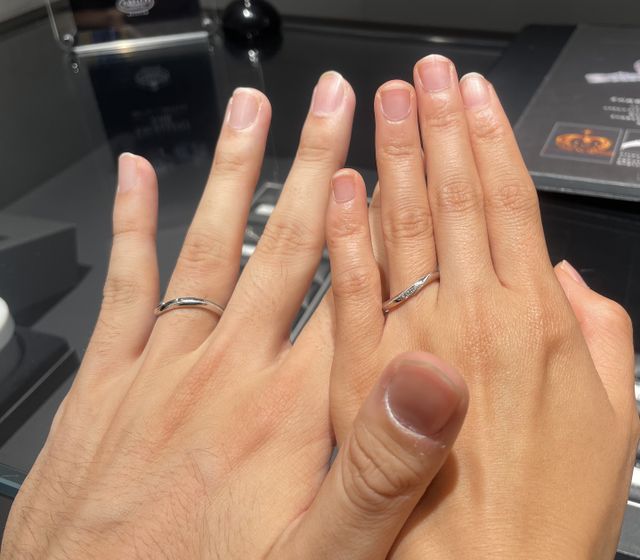 ミル打ちが綺麗にどちらも入ったデザインです。