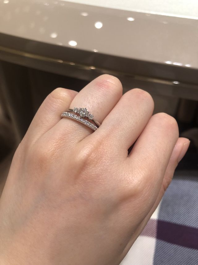 婚約指輪（上）
結婚指輪（下）ハーフエタニティ