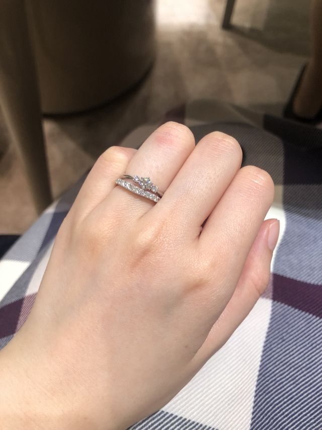 婚約指輪（上）
結婚指輪（下）ハーフエタニティ