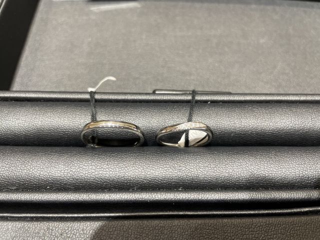 ひねりの入ったウェーブのデザインがお洒落です