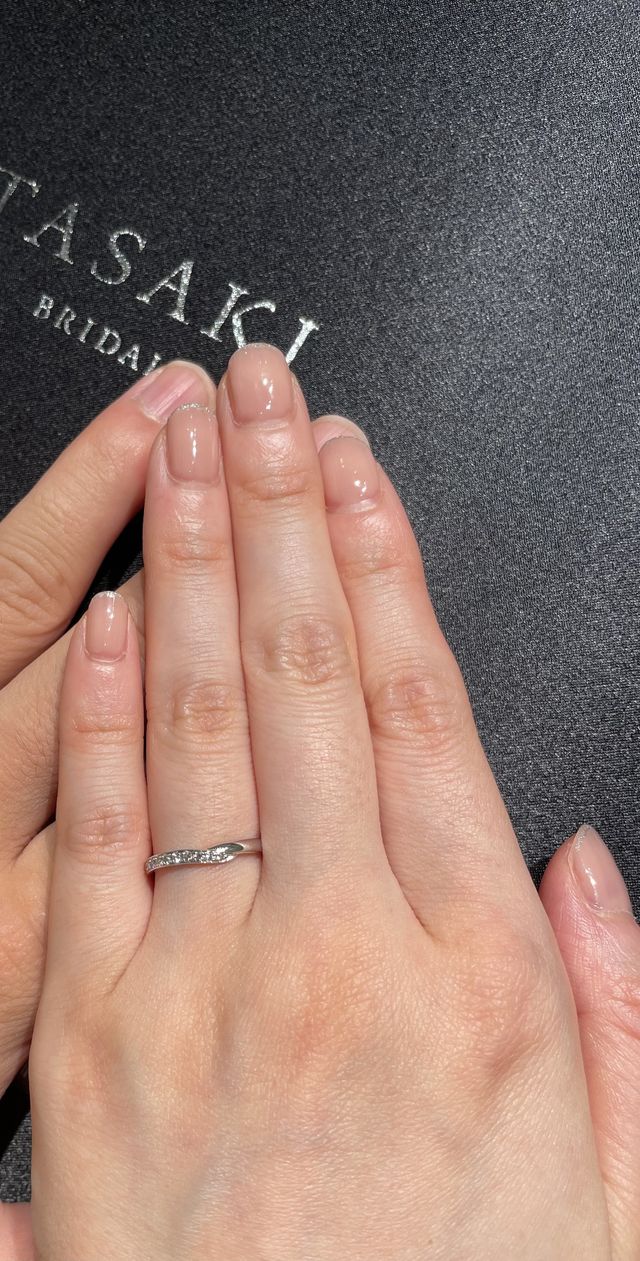 プラチナとダイヤの組み合わせのリングです。