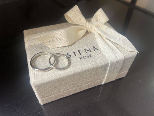 男性用、女性用ともに全体をつやありにして頂きました