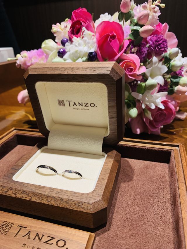 内側の刻印も外側のデザインも全部お気に入りの結婚指輪です！
