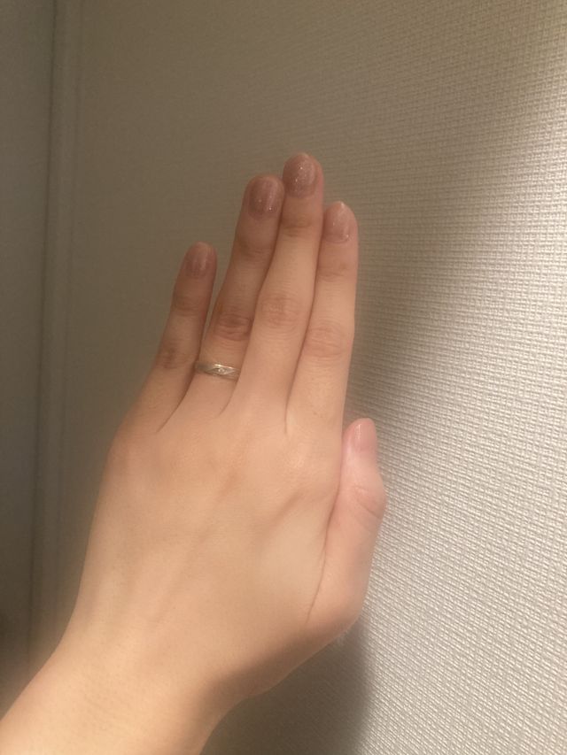 大きめの手ですがデザインが映えます！