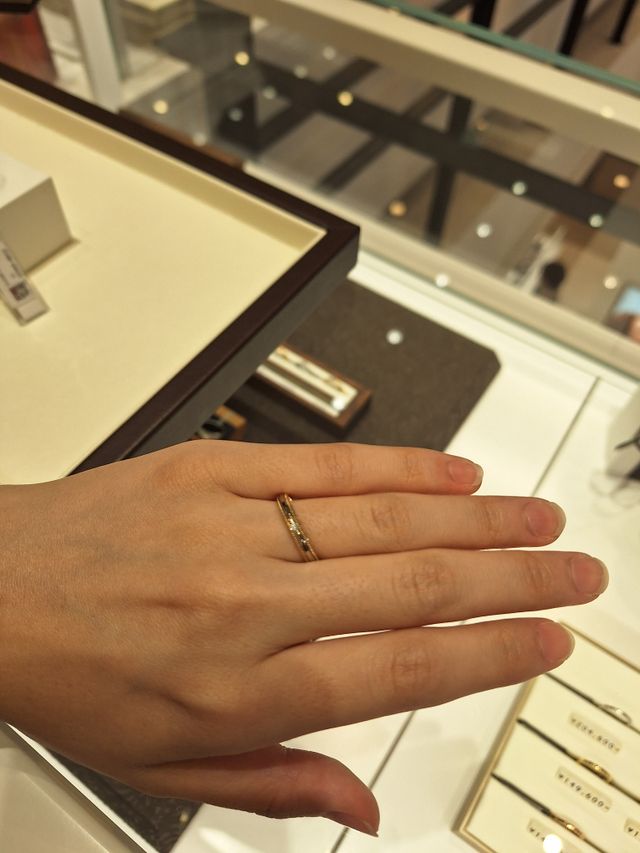 ゴールドとプラチナのツートンです(ミル打ち)