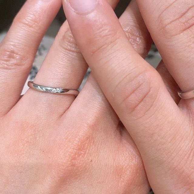 緩やかなウェーヴが指を綺麗に見せてくれます！