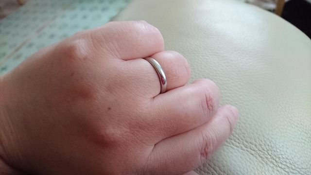 シンプルな結婚指輪です！
