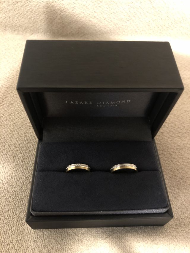 ゴールドとプラチナのコンビネーションリングです。