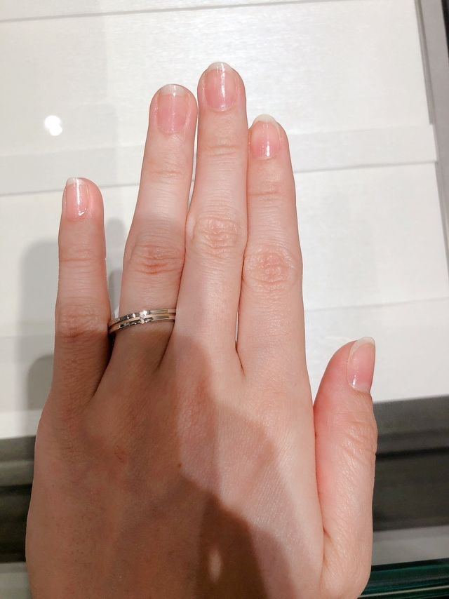 プラチナとピンクゴールドのコンビネーションリングです。