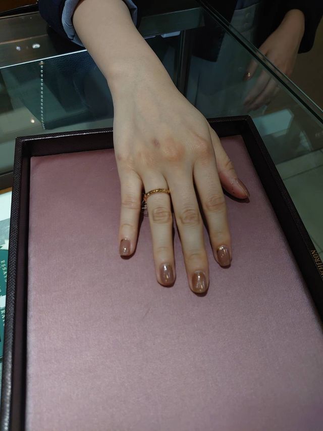 クルドパリのピンクゴールド。肌なじみが抜群によかった。