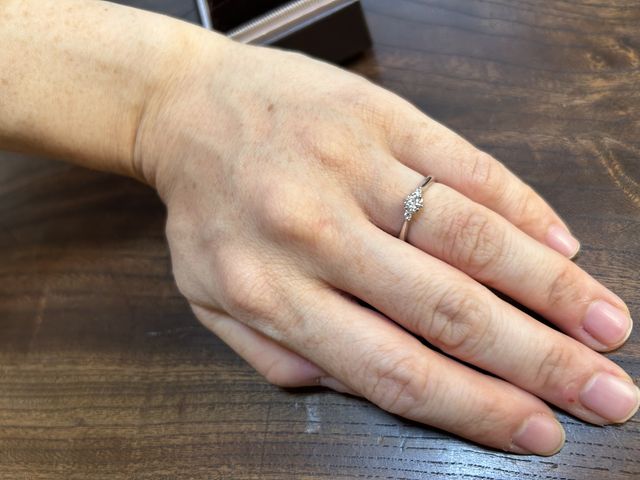 メインは0.188c、両サイドに小さいのがひとつずつ