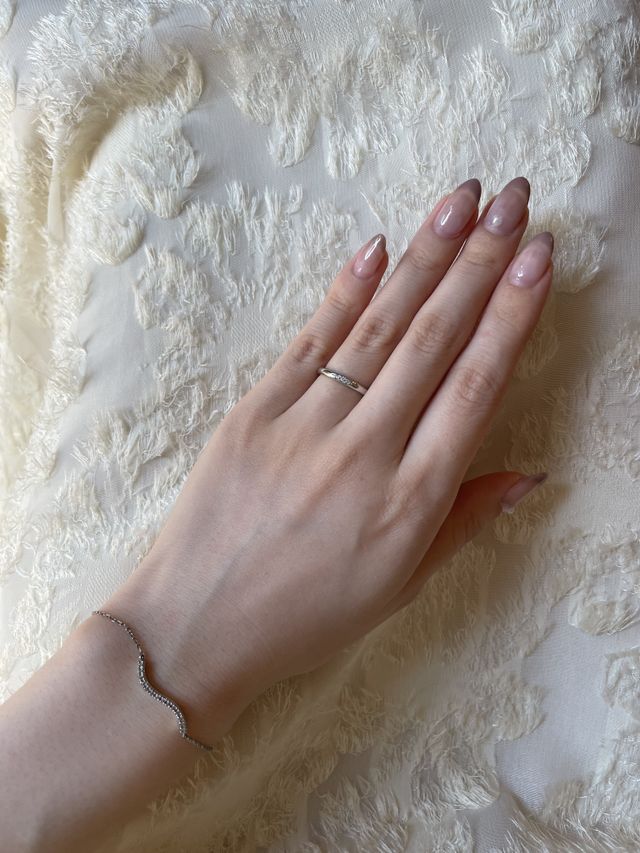 他のアクセサリーにも合わせやすいデザインで満足しています。