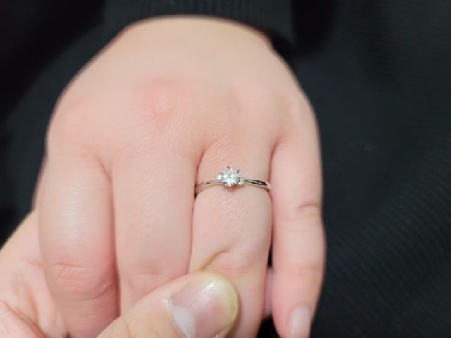 サイズを大きくしてもらったので幅はかなり細いです