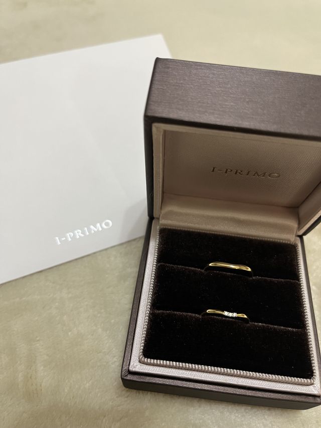 指輪は細身ですが、重ねづけにはピッタリだと思います！