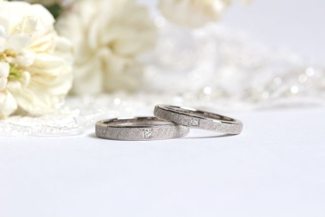 指輪は同じデザインでサイズだけ変えて作成してもらいました。