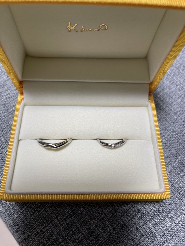 夫婦共々気に入ったペアリングです。