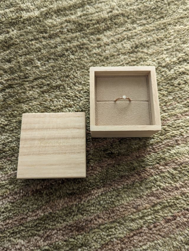 婚約指輪Capriのピンクゴールドです。