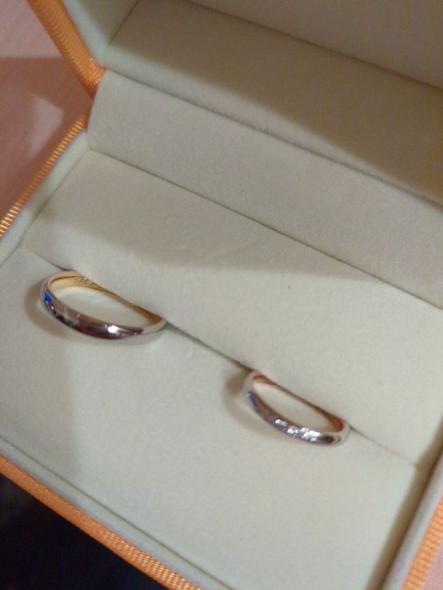 中身がゴールドのデザインが気に入りました。