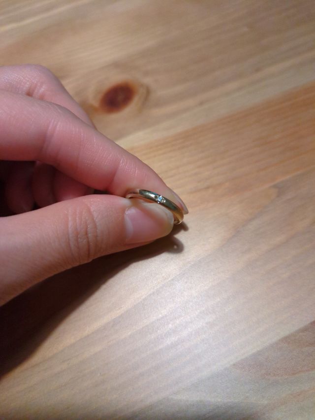 シャンパンゴールド、4.5号です。