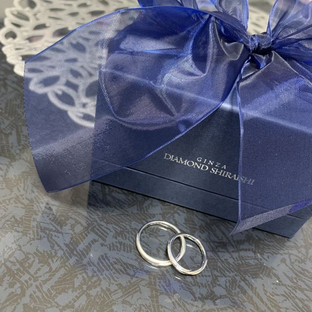 シンプルにダイヤモンドが敷き詰められてます