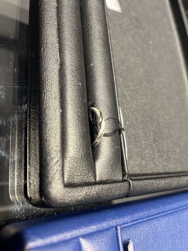 ふんだんにメレダイヤモンドが入ってる