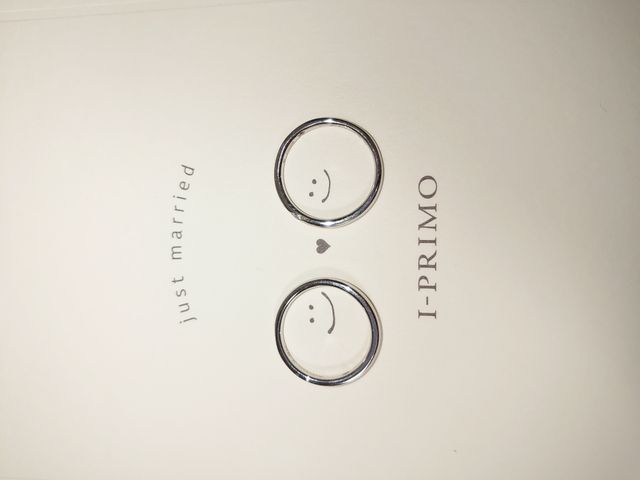 女性の方にダイヤが入り華やかでも控えめでペア感が強く良いです