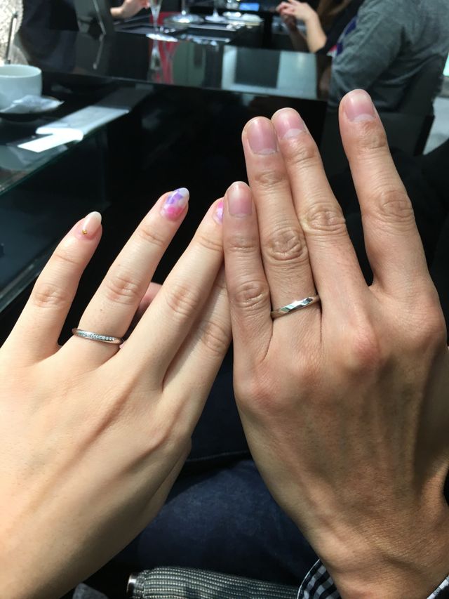 重厚感があり、男性の手によく似合うデザインが多かったです。