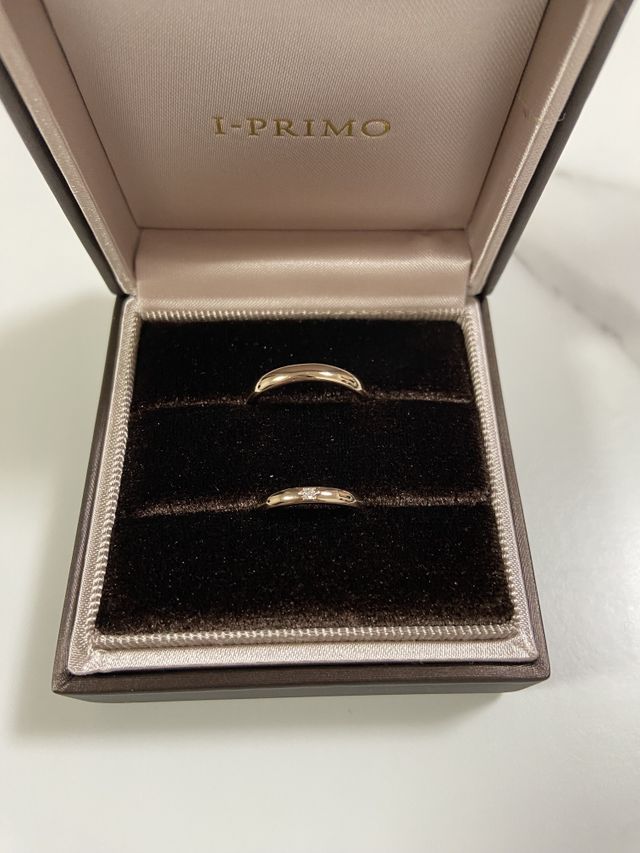 ペールブラウンゴールドの指輪を購入しました。
