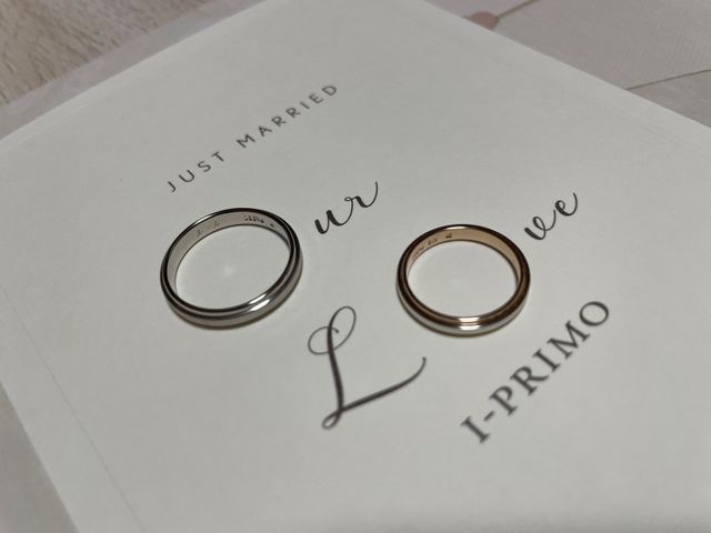 届いたばかりの指輪で記念ショット！