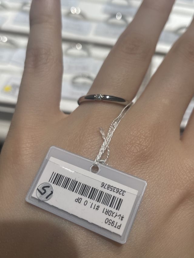 清楚な印象のリング