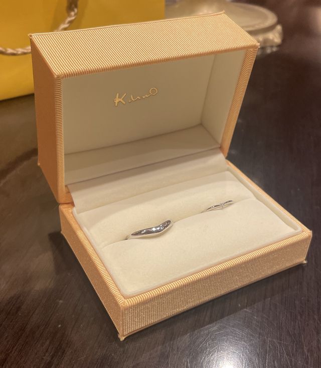 花かんむりのような指輪