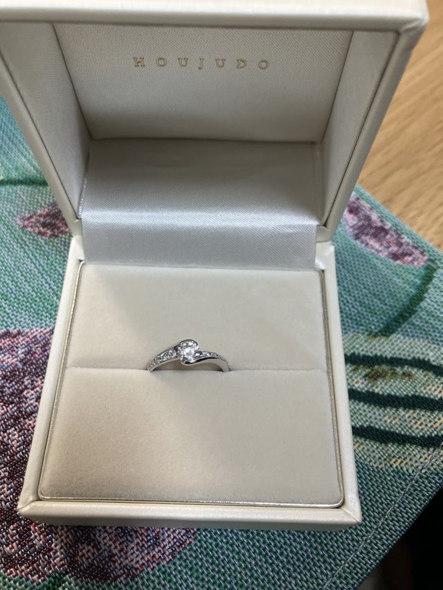 婚約指輪を買いました。