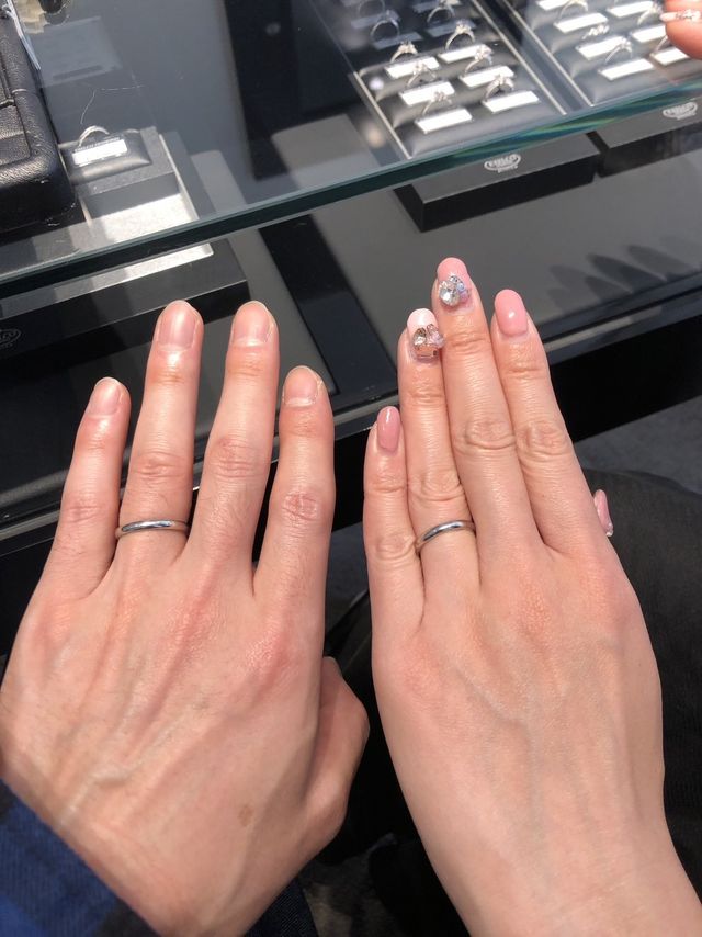 シンプルなものでも太さ、デザインが色々ありました。