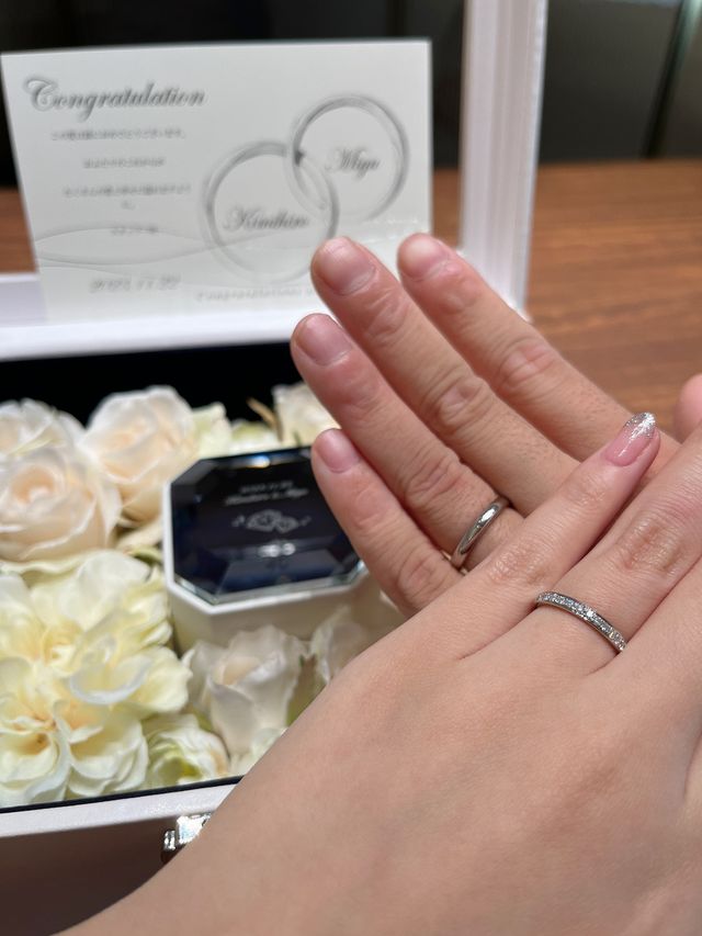 指輪受け取り時の写真です。