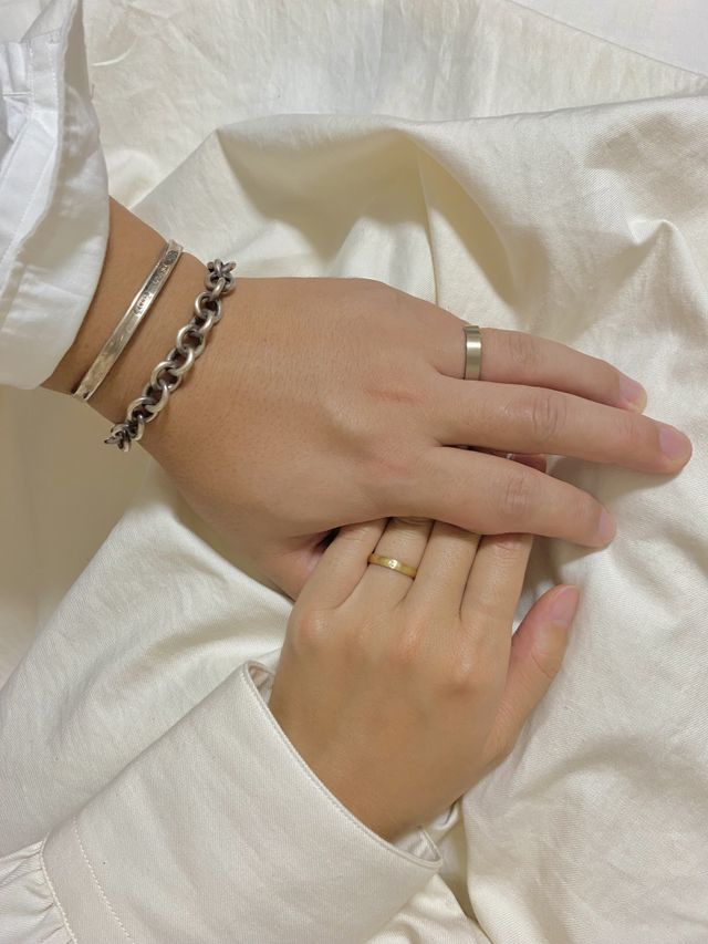 色太さデザインはお互い好みの物を選びブランドだけ揃えました！